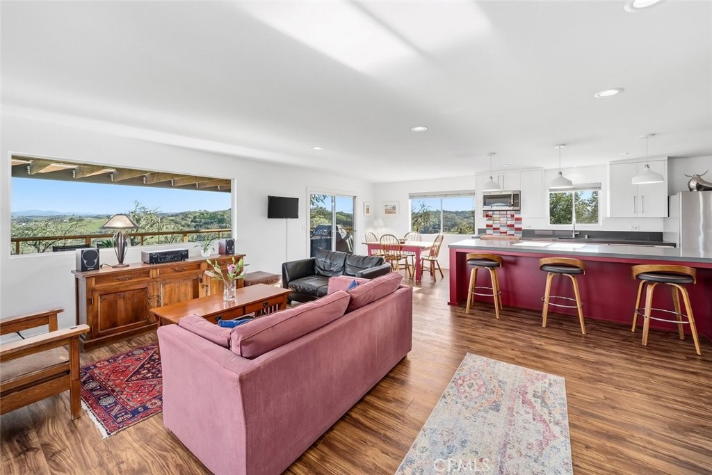 705 Sequoia Ln, Templeton, CA 93465