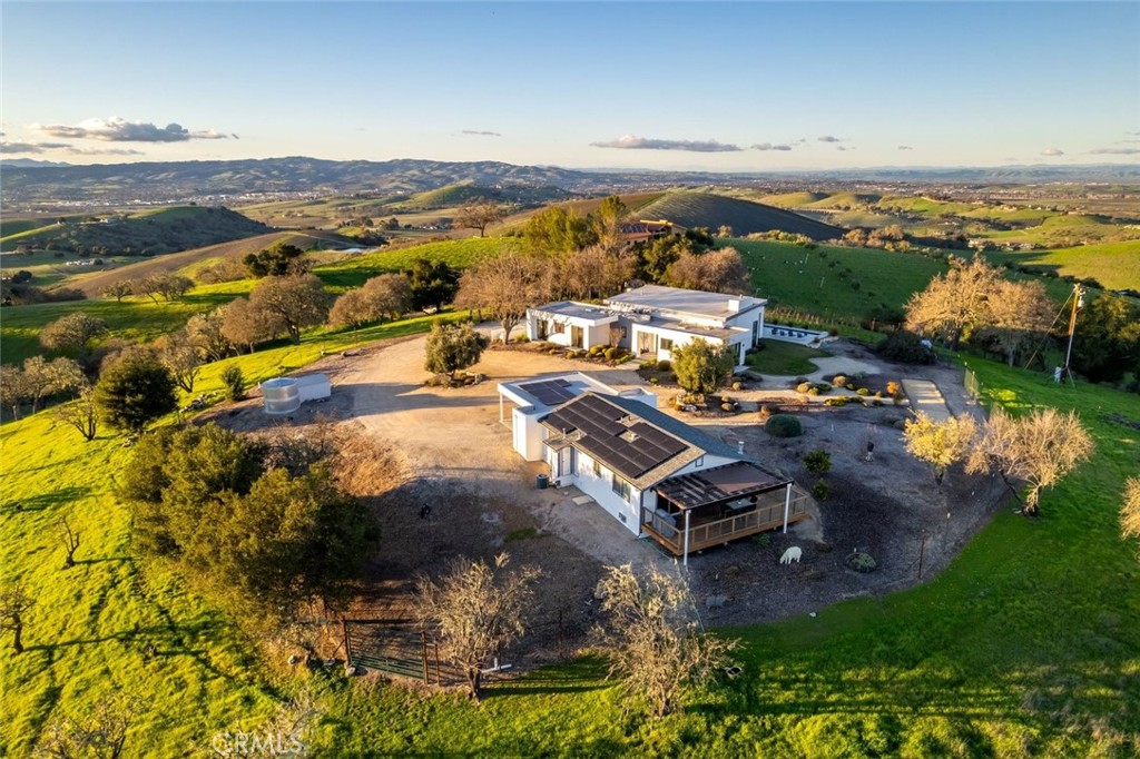 705 Sequoia Ln, Templeton, CA 93465