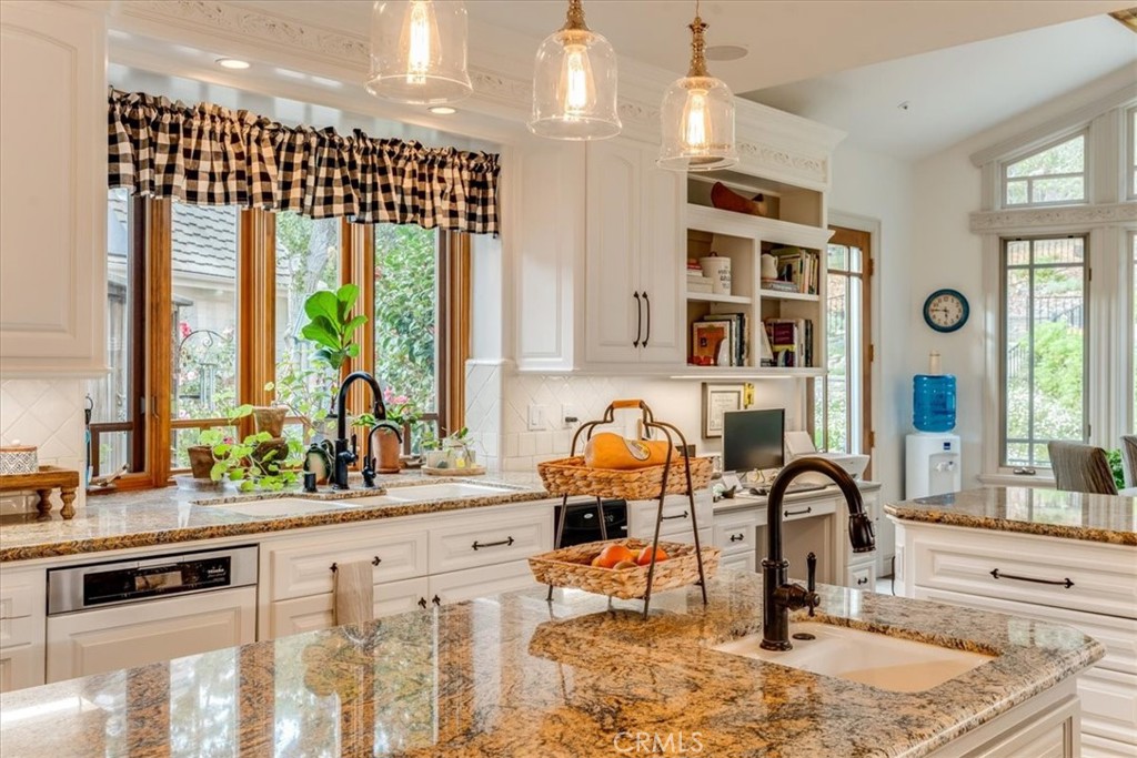 6515 Kathryn Drive, Cambria, CA 93428