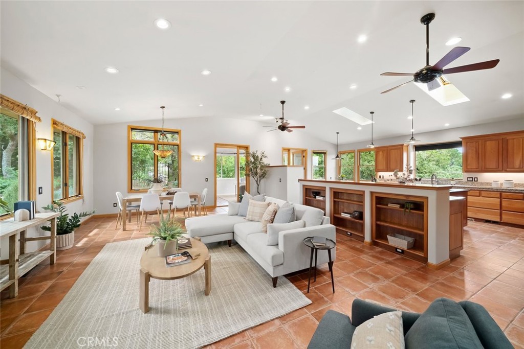 5982 Violeta, Atascadero, CA 93422