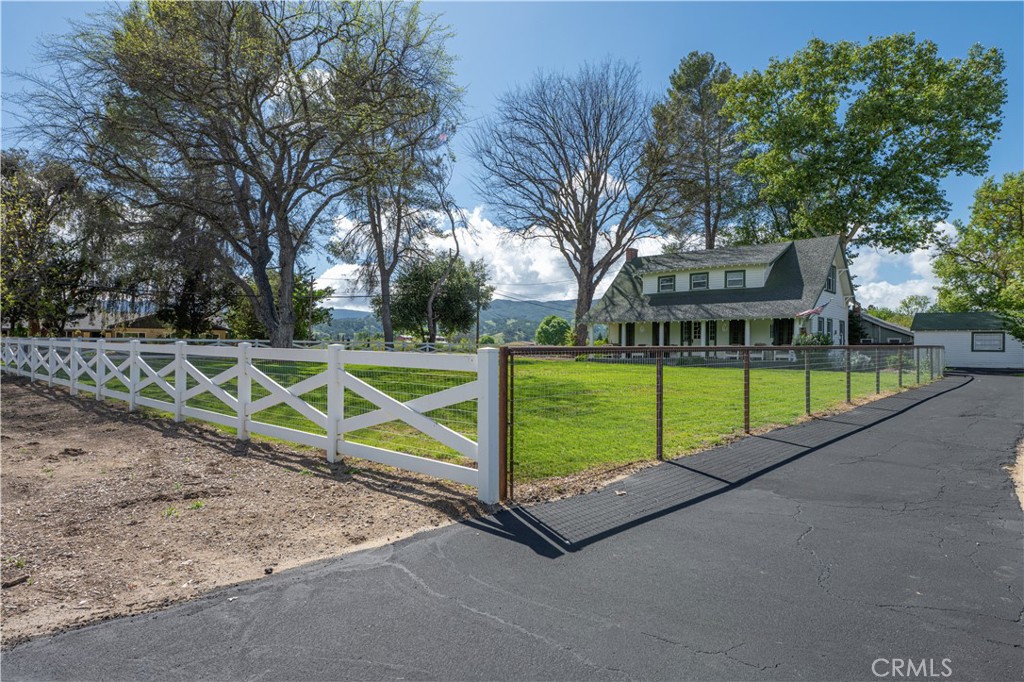 17490 Poplar, Atascadero, CA 93422