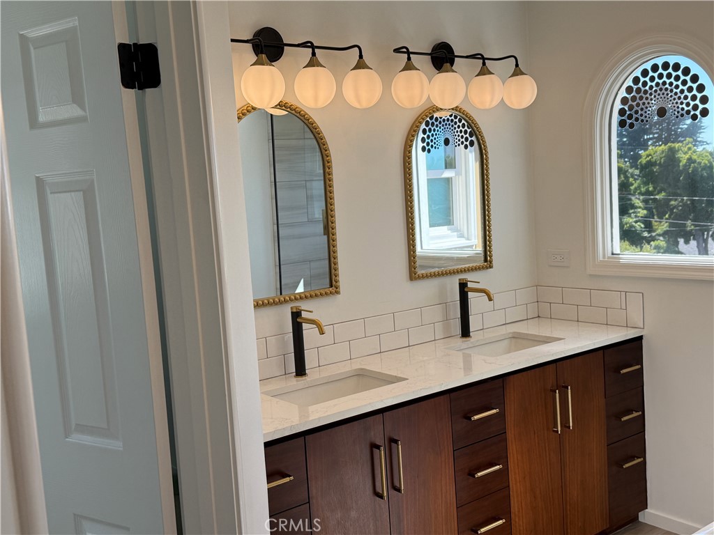 410 Kings Ave, Morro Bay, CA 93442