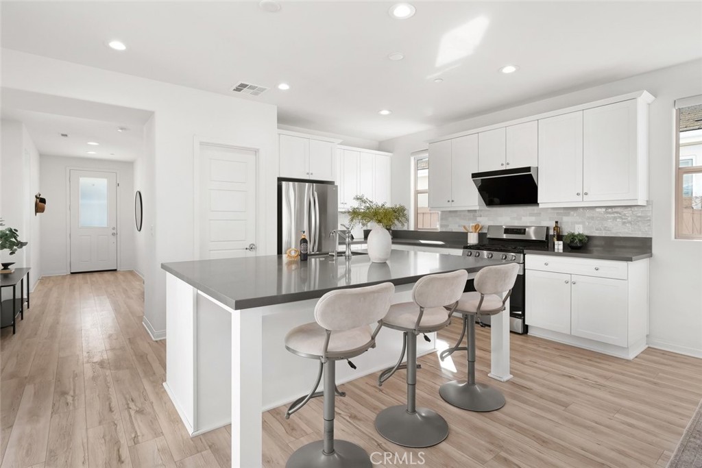 3901 Hayfield Loop, San Luis Obispo, CA 93401