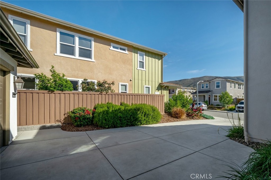 3901 Hayfield Loop, San Luis Obispo, CA 93401