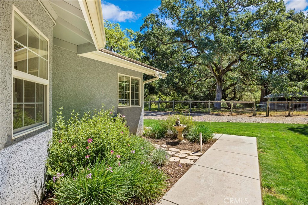 12055 Cenegal Rd, Atascadero, CA 93422