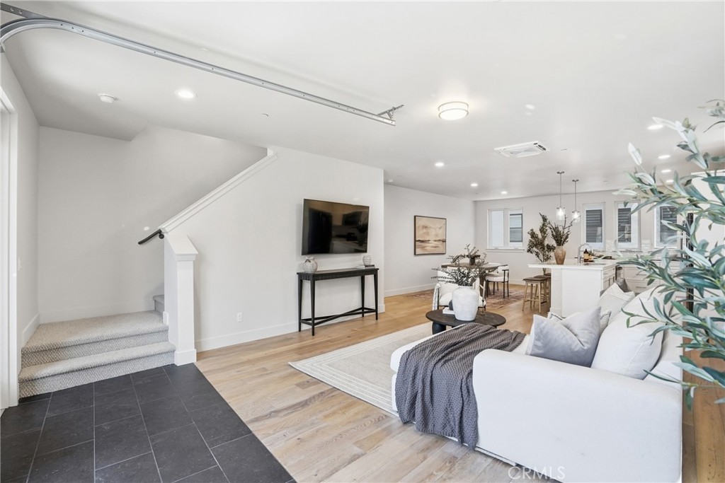 2460 Victoria #104, San Luis Obispo, CA 93401