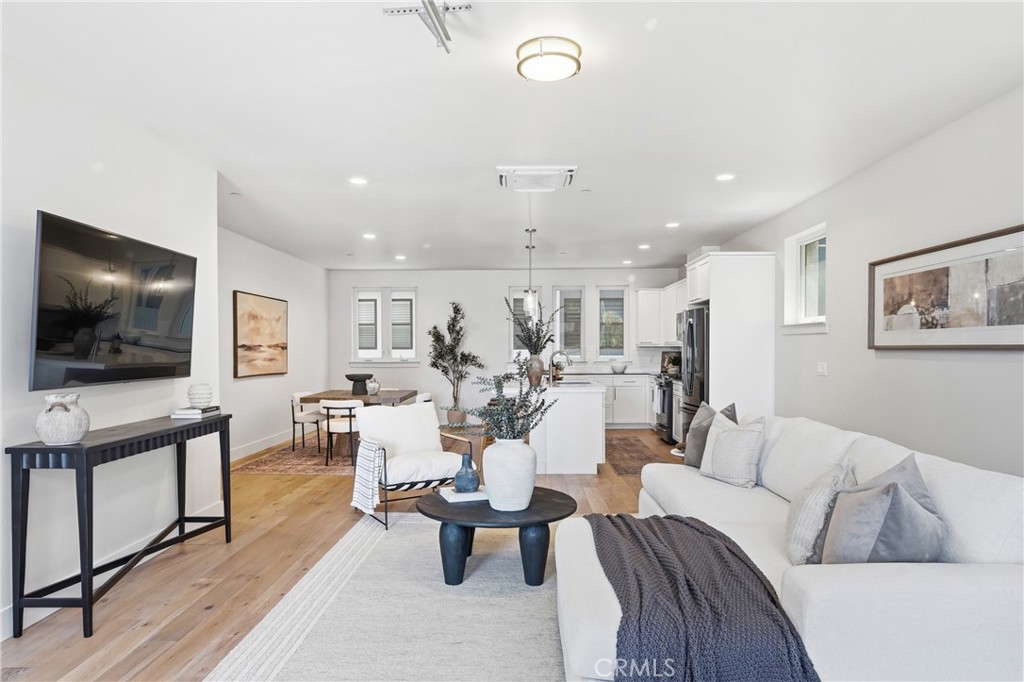 2460 Victoria #104, San Luis Obispo, CA 93401