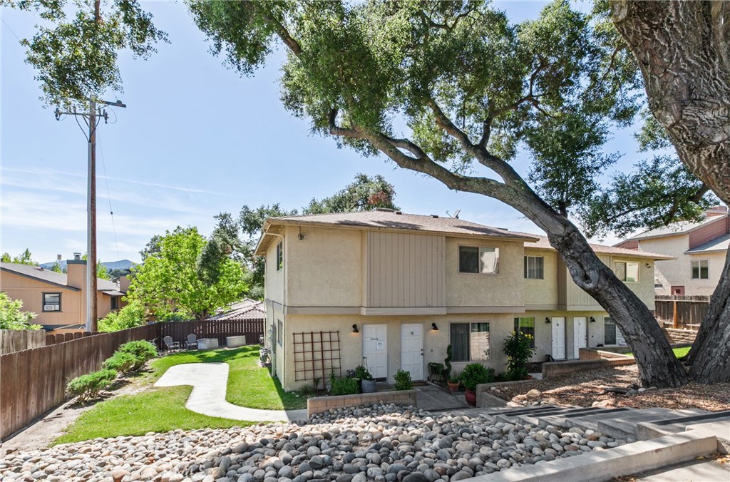 9780 Las Lomas #9, Atascadero, CA 93422