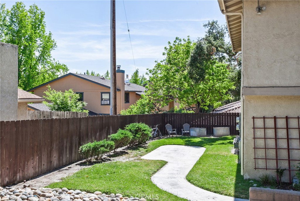 9780 Las Lomas #9, Atascadero, CA 93422