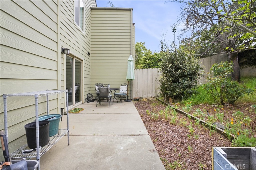 1390 Vista del Lago, San Luis Obispo, CA 93401