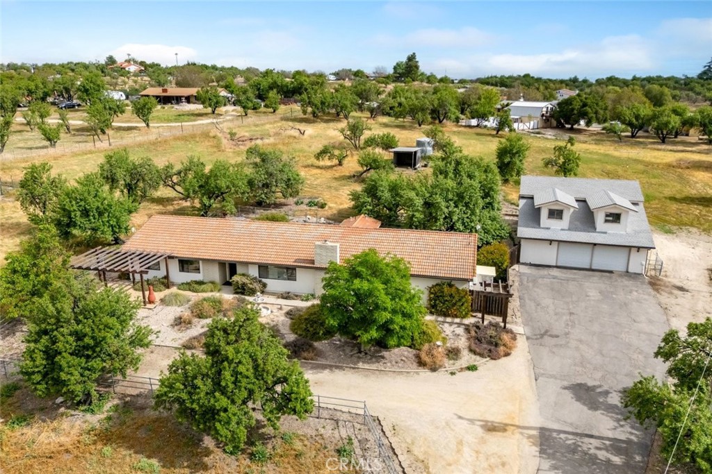 390 Nacimiento Lake Dr, Paso Robles, CA 93446