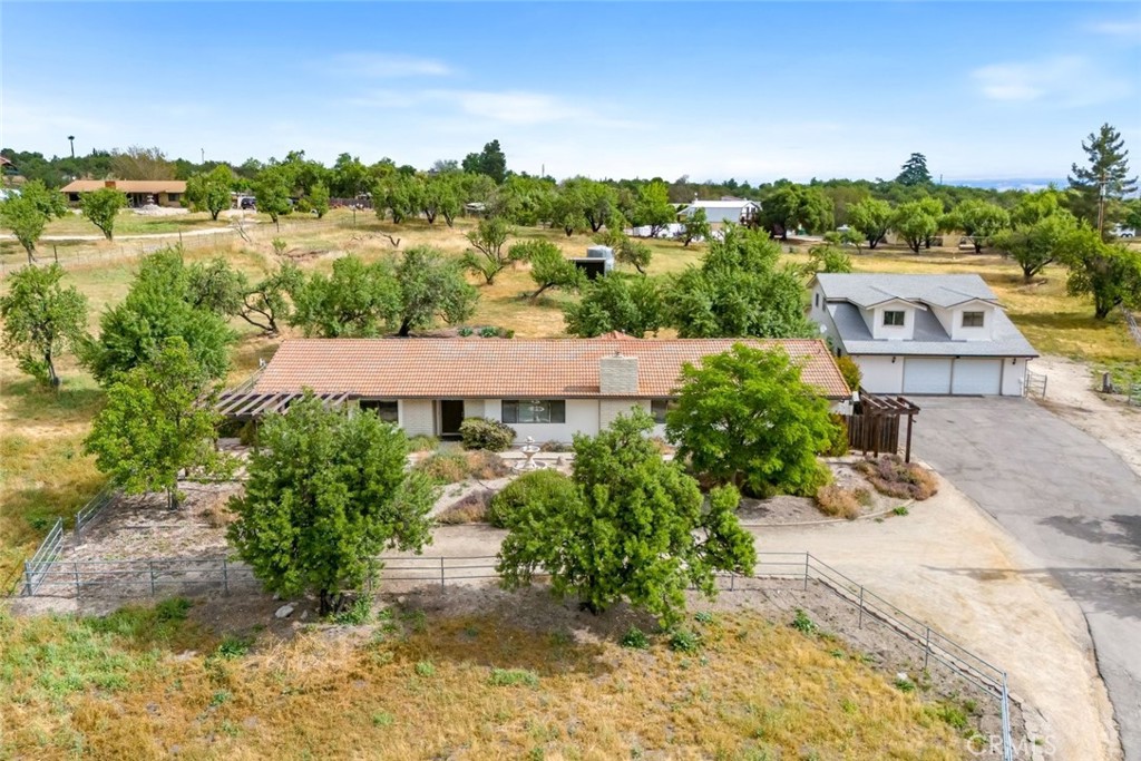 390 Nacimiento Lake Dr, Paso Robles, CA 93446