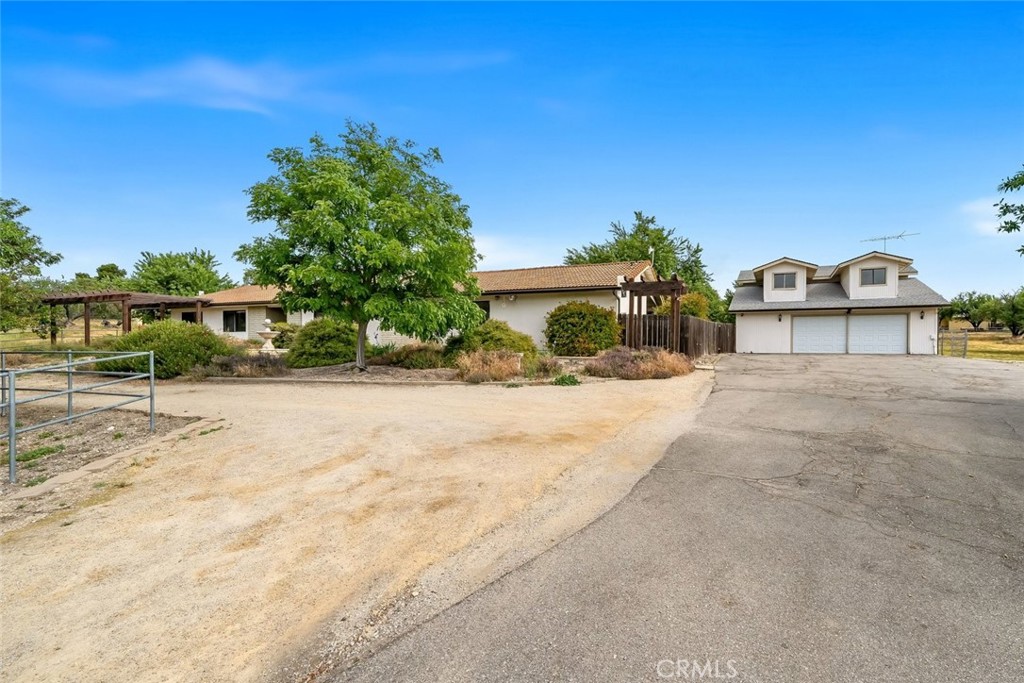 390 Nacimiento Lake Dr, Paso Robles, CA 93446