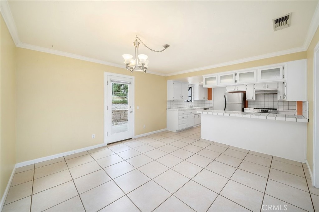 390 Nacimiento Lake Dr, Paso Robles, CA 93446