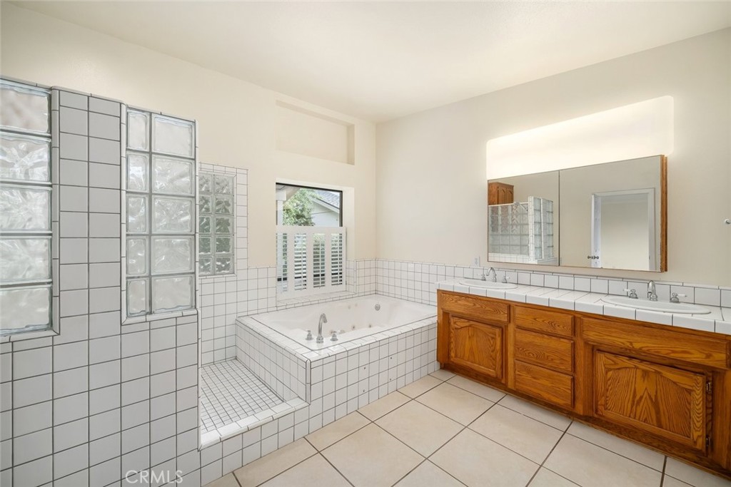 390 Nacimiento Lake Dr, Paso Robles, CA 93446