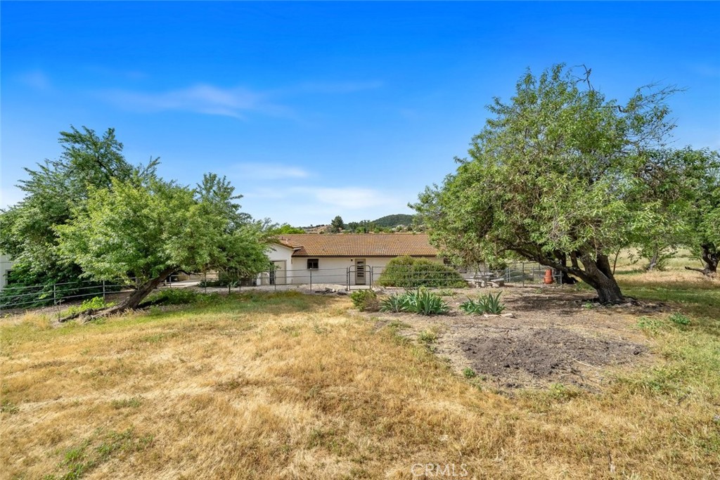 390 Nacimiento Lake Dr, Paso Robles, CA 93446