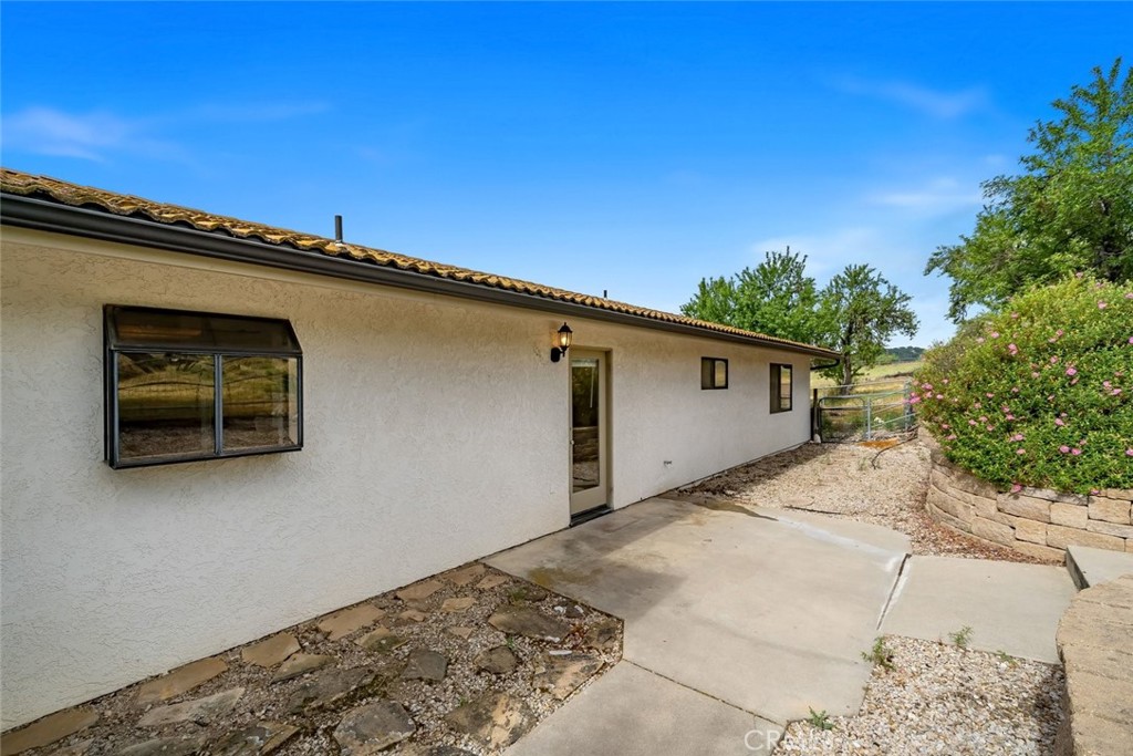 390 Nacimiento Lake Dr, Paso Robles, CA 93446