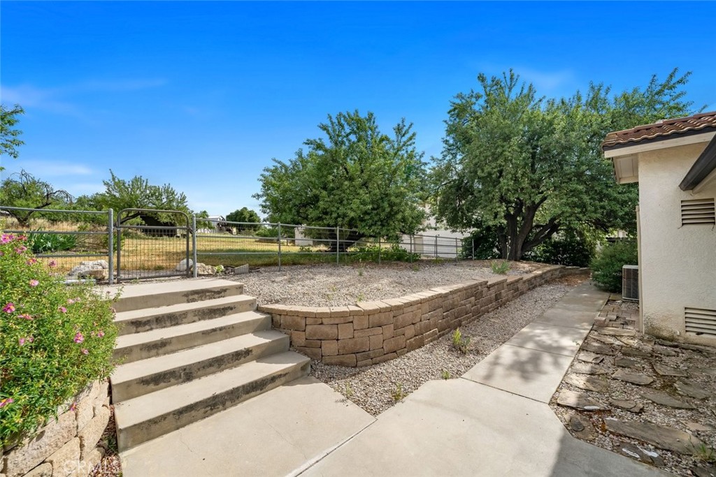 390 Nacimiento Lake Dr, Paso Robles, CA 93446