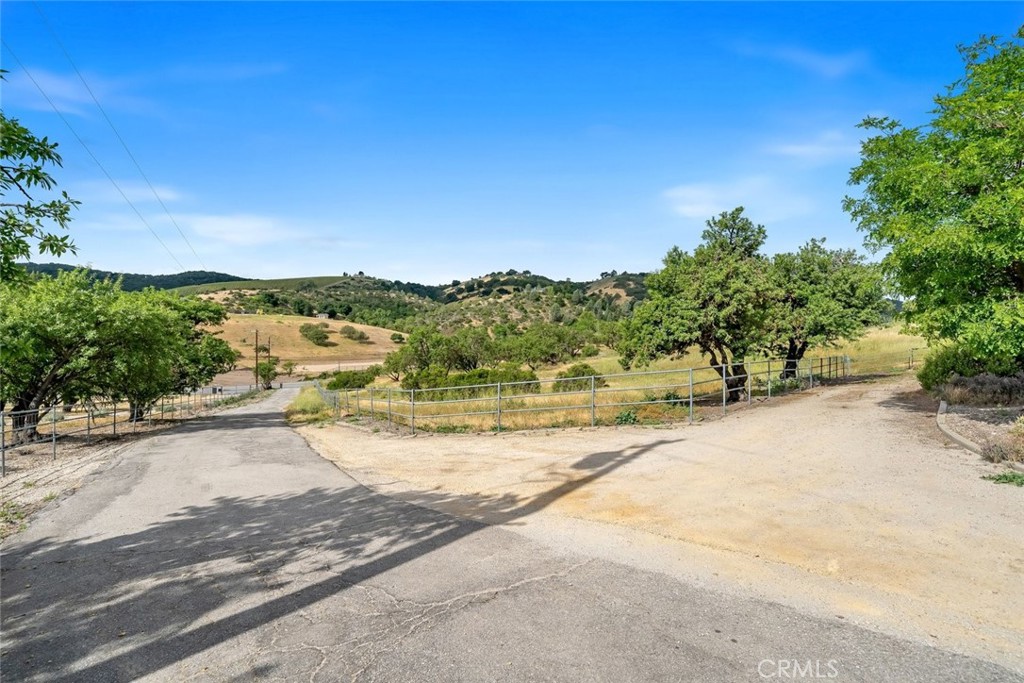 390 Nacimiento Lake Dr, Paso Robles, CA 93446