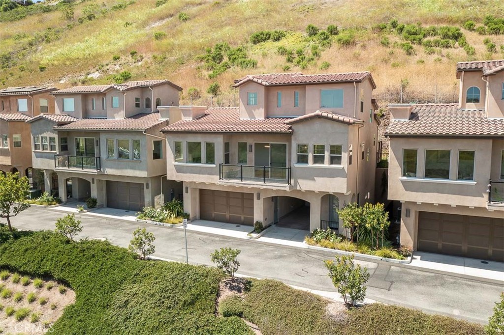 1017 Canyon Ln, Pismo Beach, CA 93449