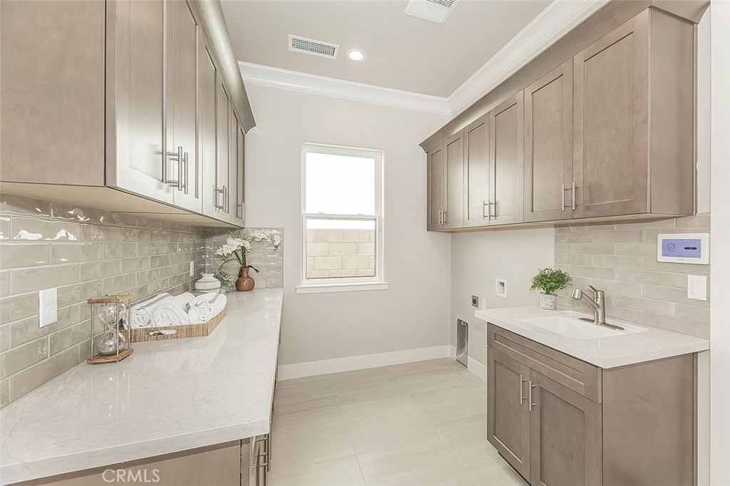 11421 N Live Oak, Clovis, CA 93619