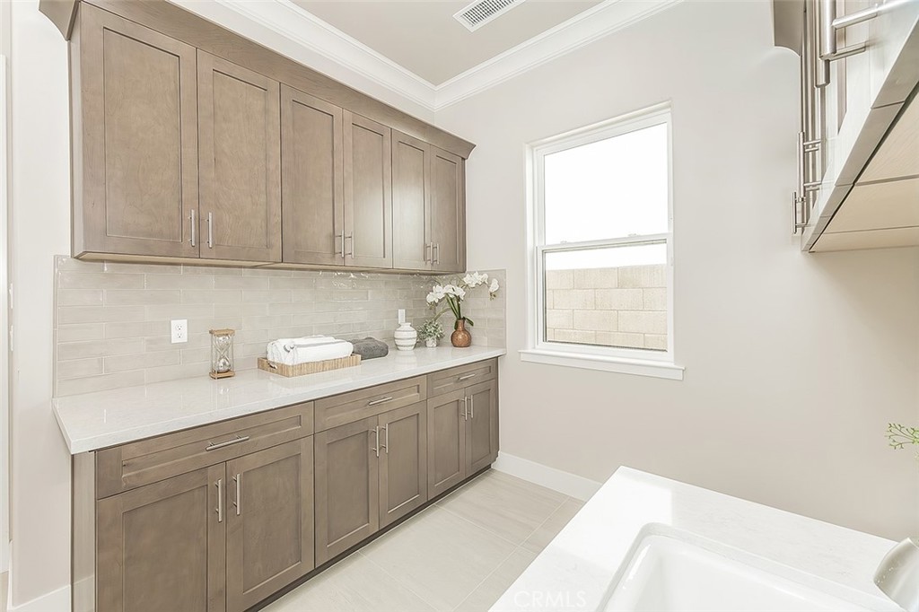 11421 N Live Oak, Clovis, CA 93619