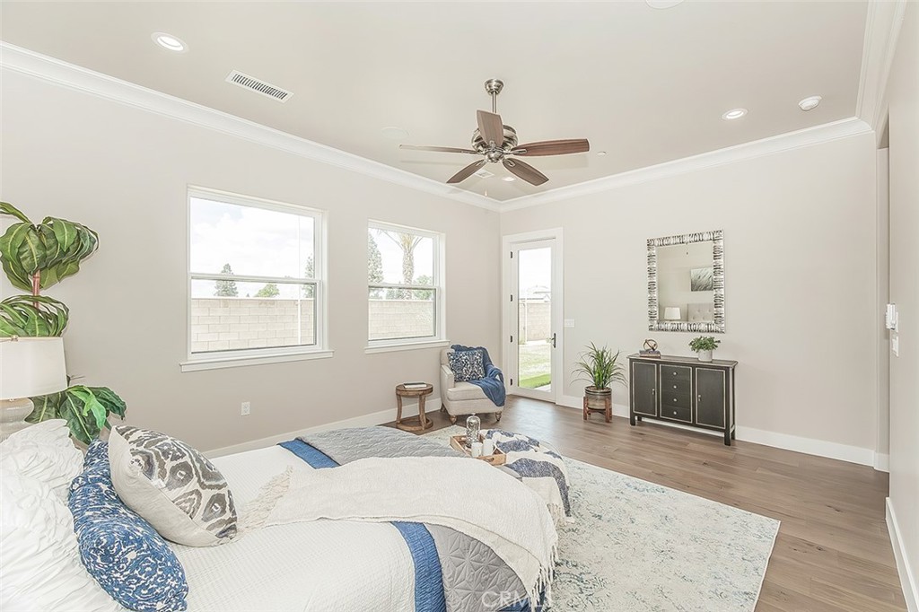 11421 N Live Oak, Clovis, CA 93619