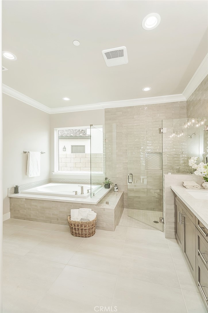 11421 N Live Oak, Clovis, CA 93619