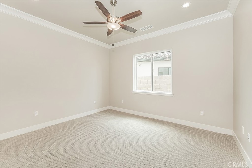 11421 N Live Oak, Clovis, CA 93619