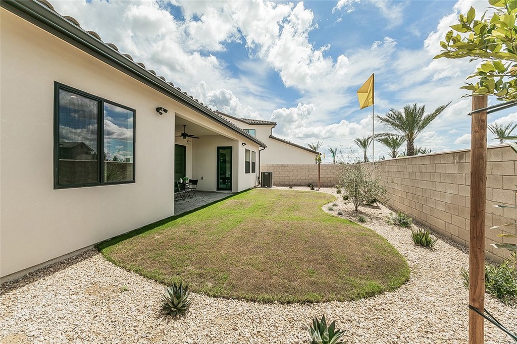 11421 N Live Oak, Clovis, CA 93619