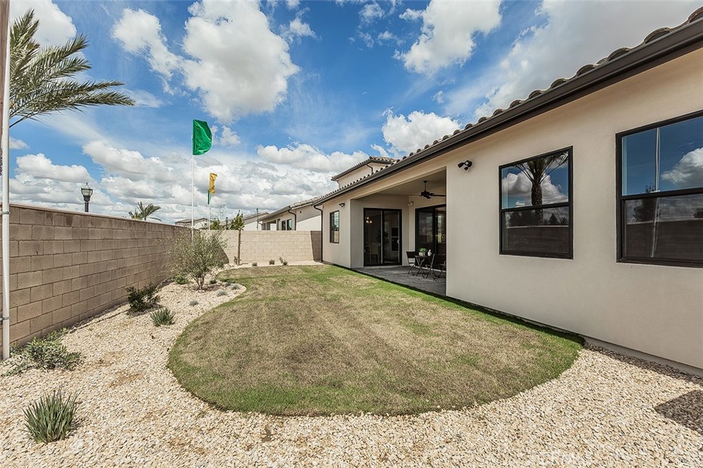 11421 N Live Oak, Clovis, CA 93619