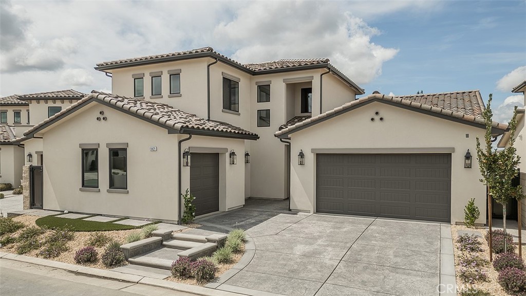 11421 N Live Oak, Clovis, CA 93619