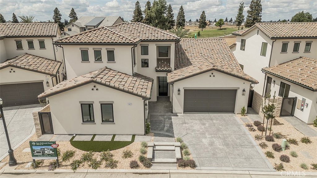 11421 N Live Oak, Clovis, CA 93619