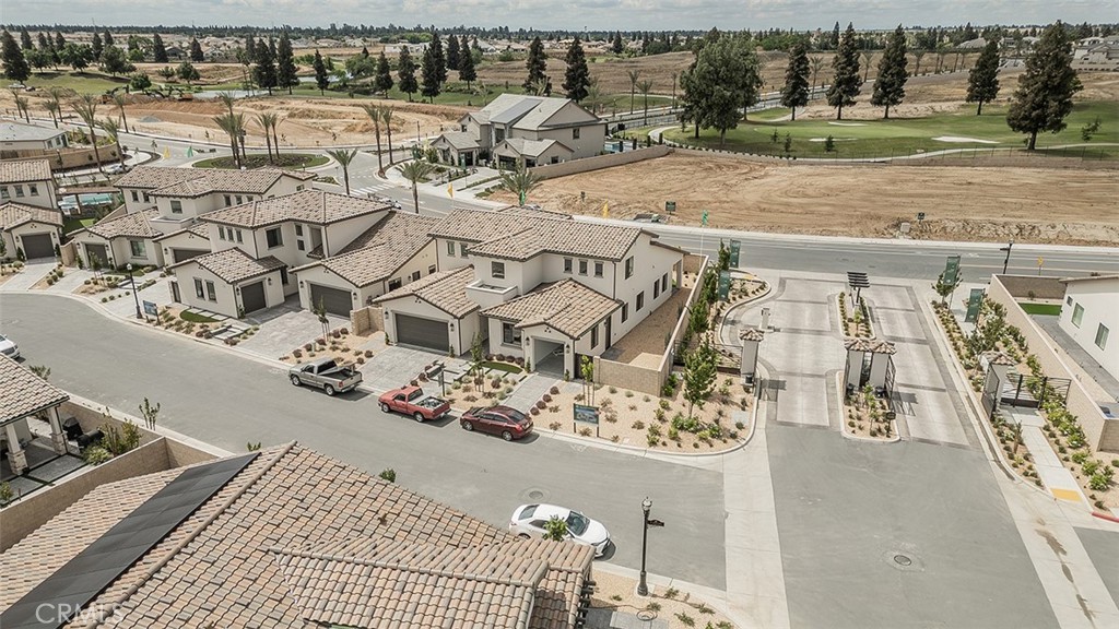 11421 N Live Oak, Clovis, CA 93619