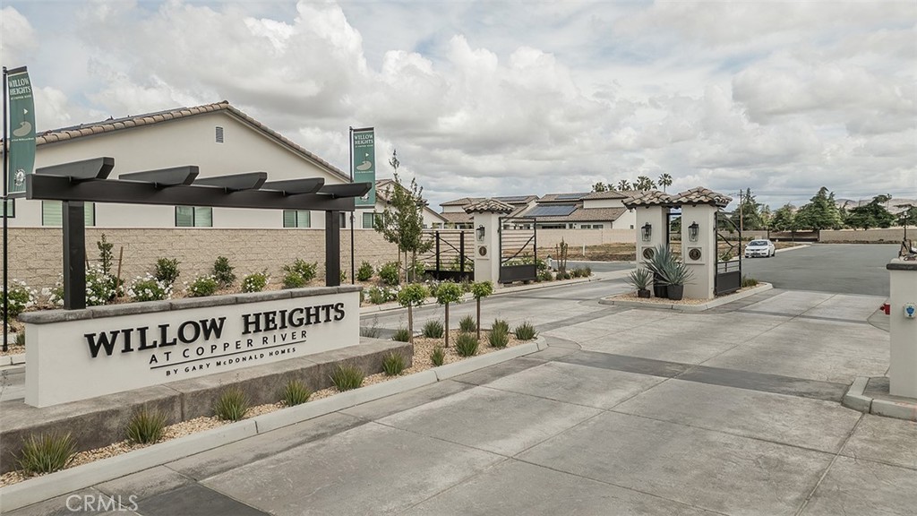 11421 N Live Oak, Clovis, CA 93619