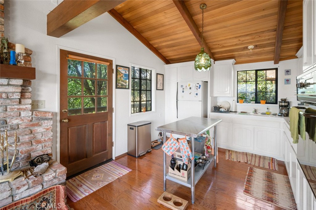 1799 Saint Thomas Ave, Cambria, CA 93428