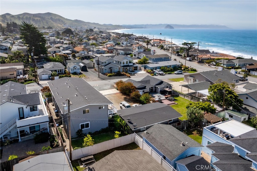 31 8th St, Cayucos, CA 93430