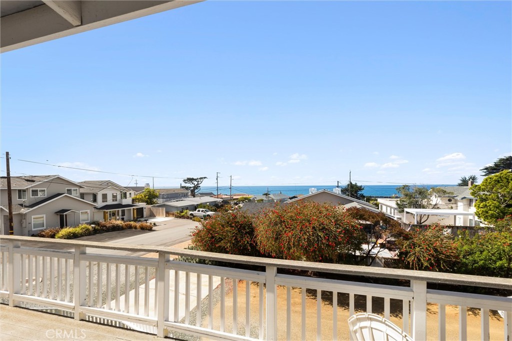 31 8th St, Cayucos, CA 93430
