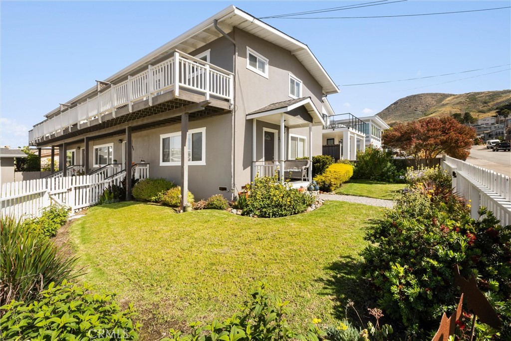 31 8th St, Cayucos, CA 93430