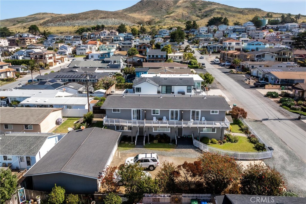 31 8th St, Cayucos, CA 93430