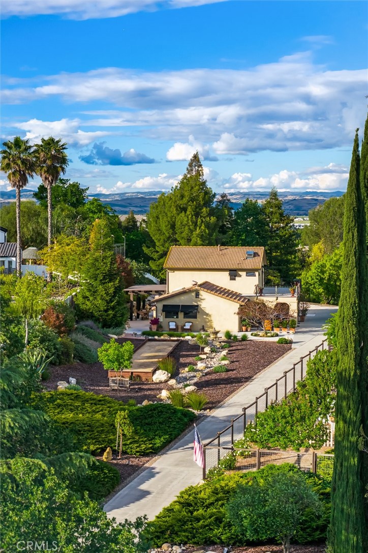 927 Osos Way, Paso Robles, CA 93446