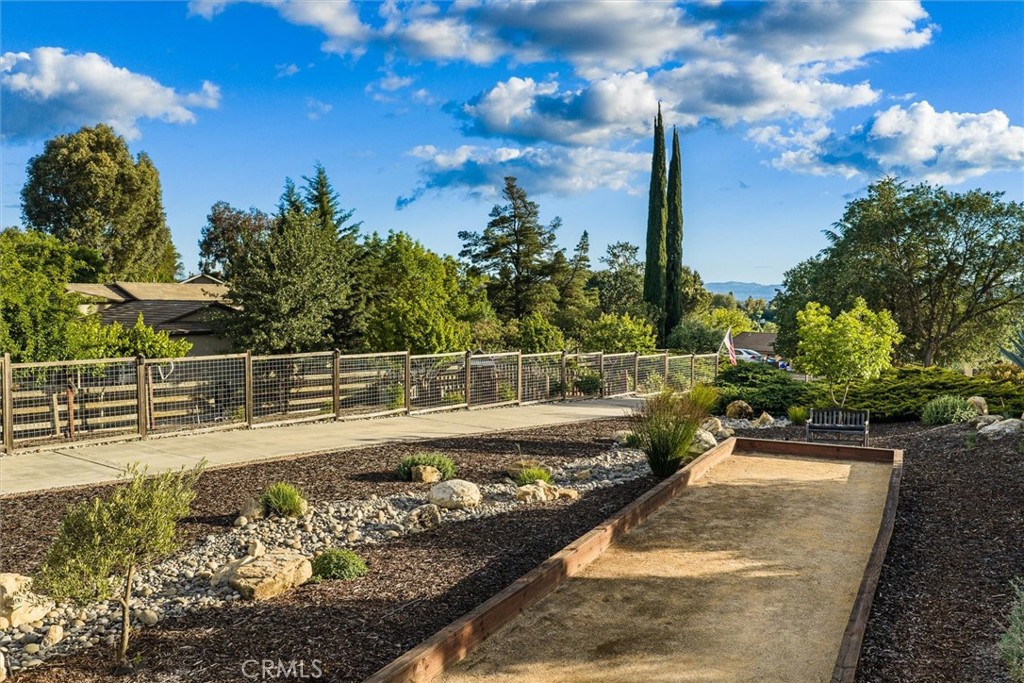 927 Osos Way, Paso Robles, CA 93446