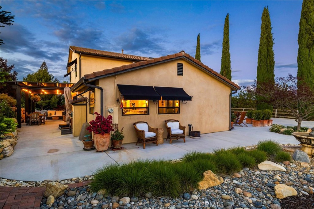 927 Osos Way, Paso Robles, CA 93446