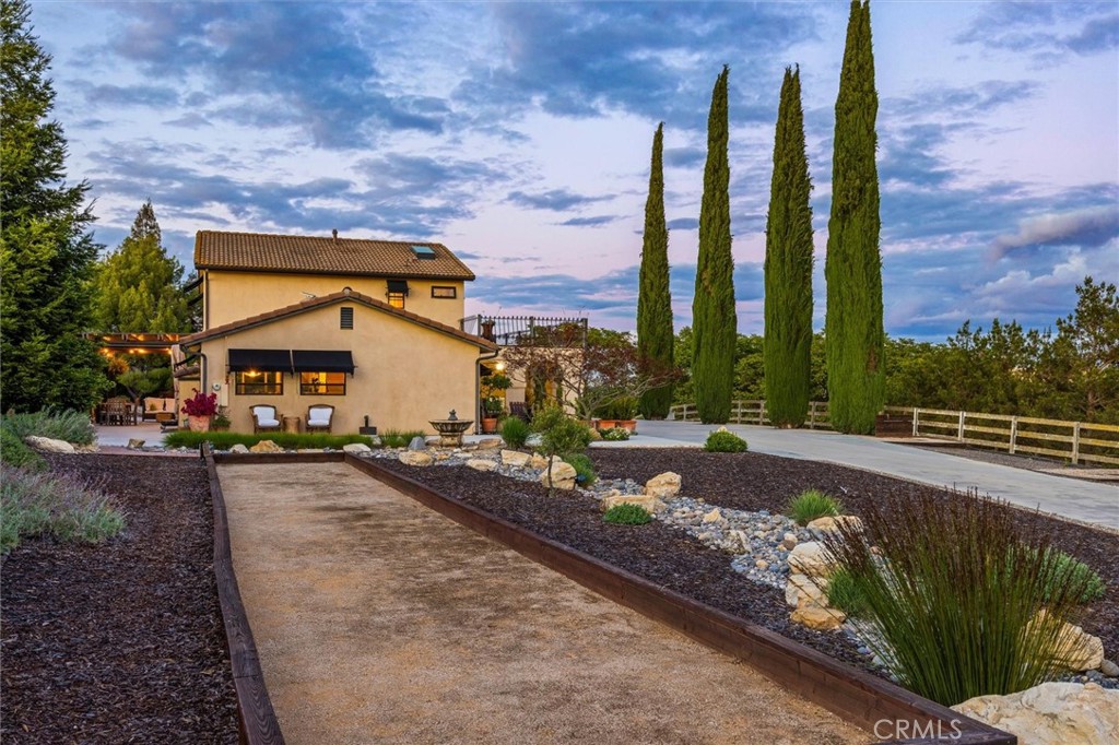 927 Osos Way, Paso Robles, CA 93446