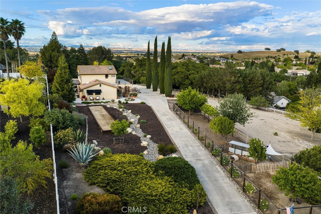 927 Osos Way, Paso Robles, CA 93446