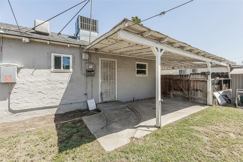 2053 E Mayfair Dr, Fresno, CA 93703