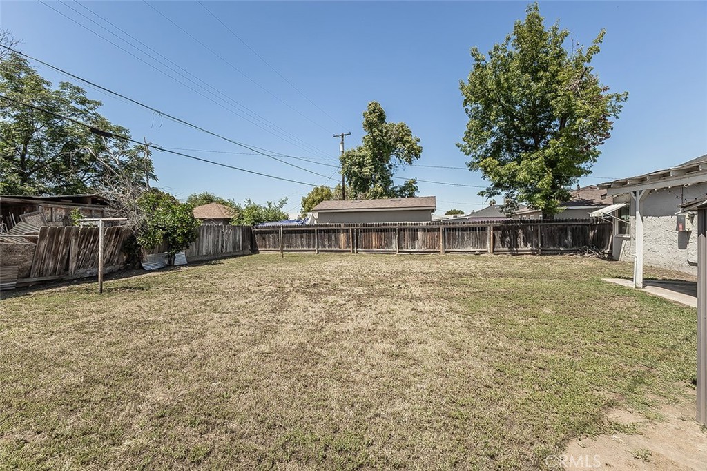 2053 E Mayfair Dr, Fresno, CA 93703