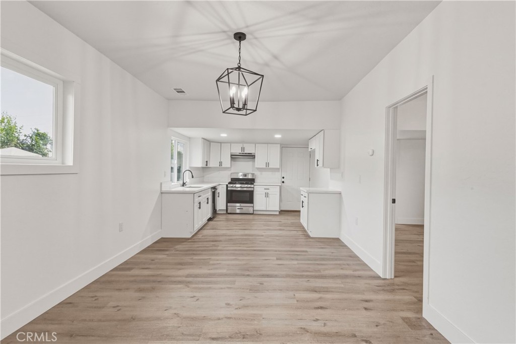 1127 J, Reedley, CA 93654