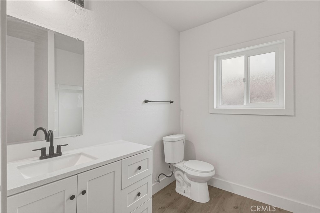 1127 J, Reedley, CA 93654