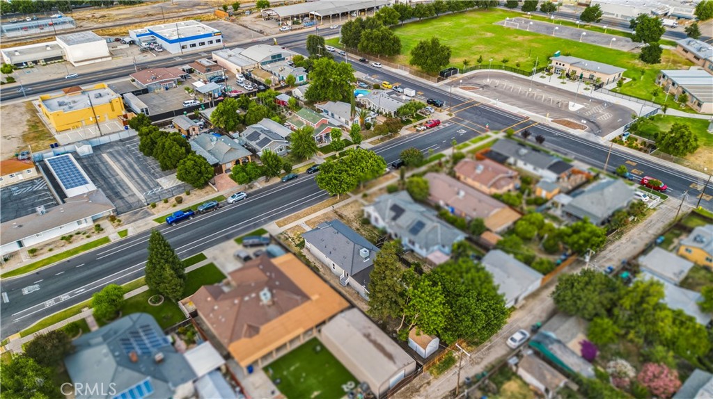 1127 J, Reedley, CA 93654